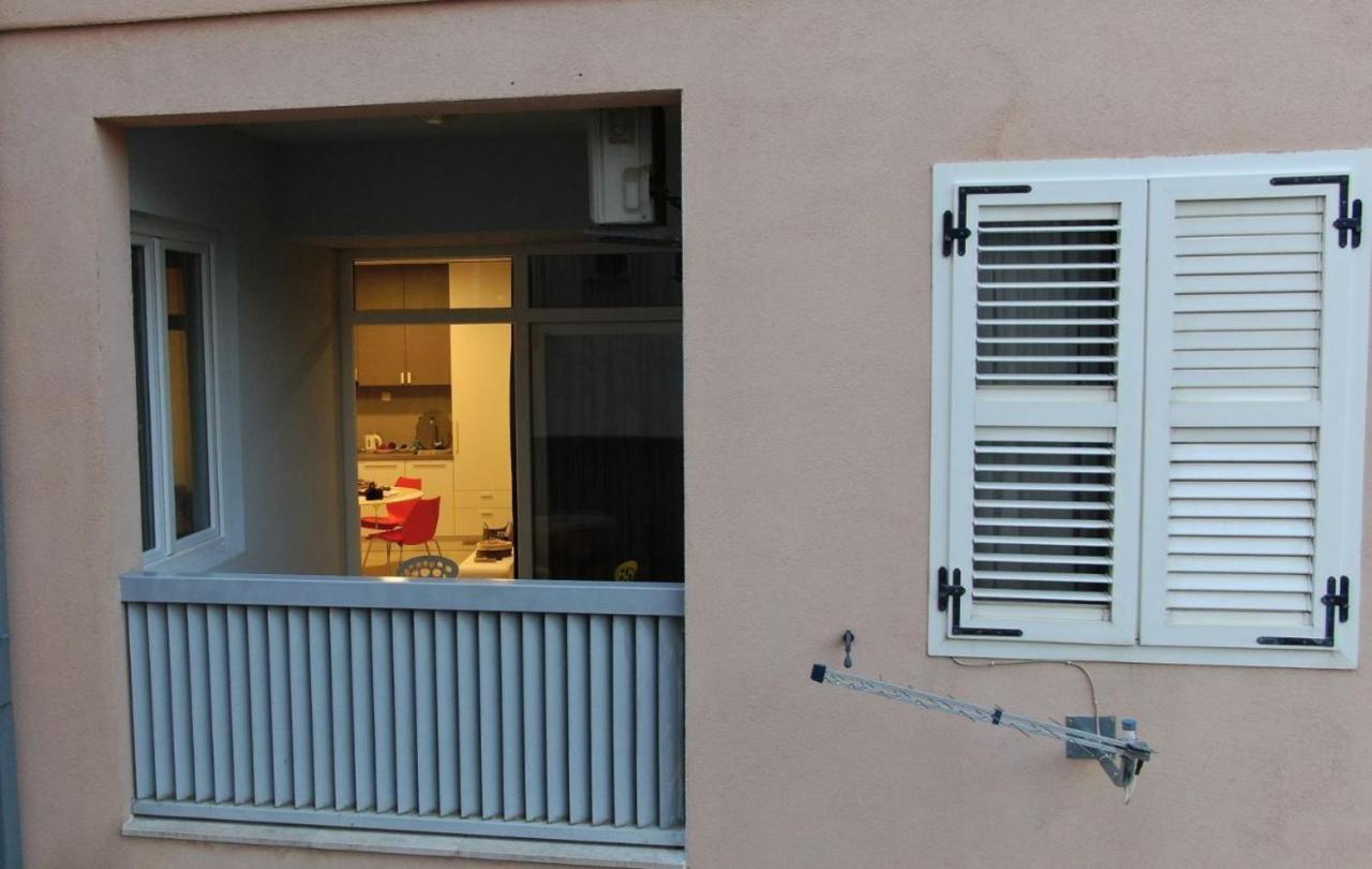 Apartman Gusar -Top Position, Close To The Center And The Beach, Fully Equipped โอมิช ภายนอก รูปภาพ