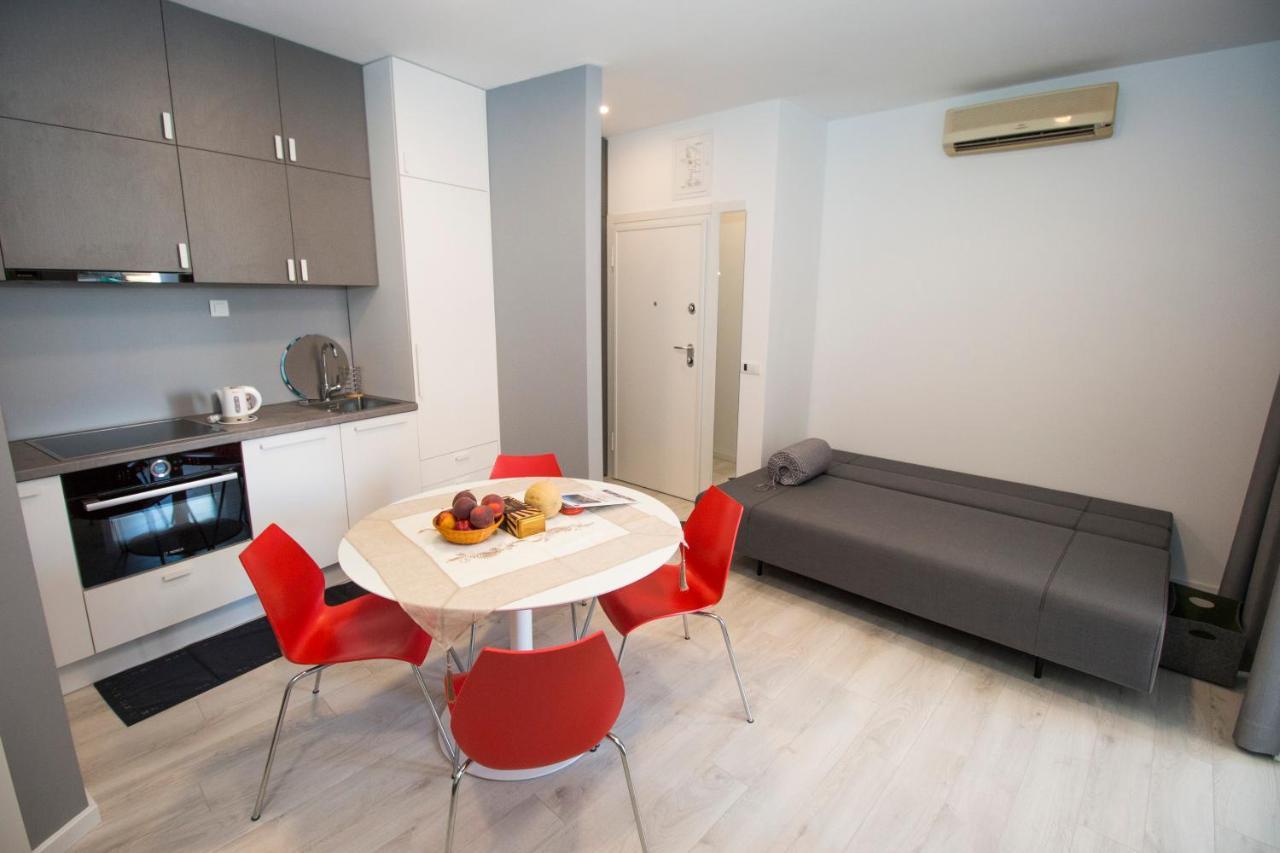 Apartman Gusar -Top Position, Close To The Center And The Beach, Fully Equipped โอมิช ภายนอก รูปภาพ